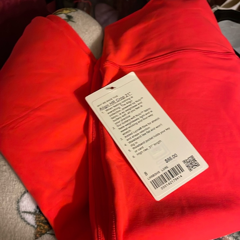 NWT Super cute red cropped lululemon align nulu yoga pants